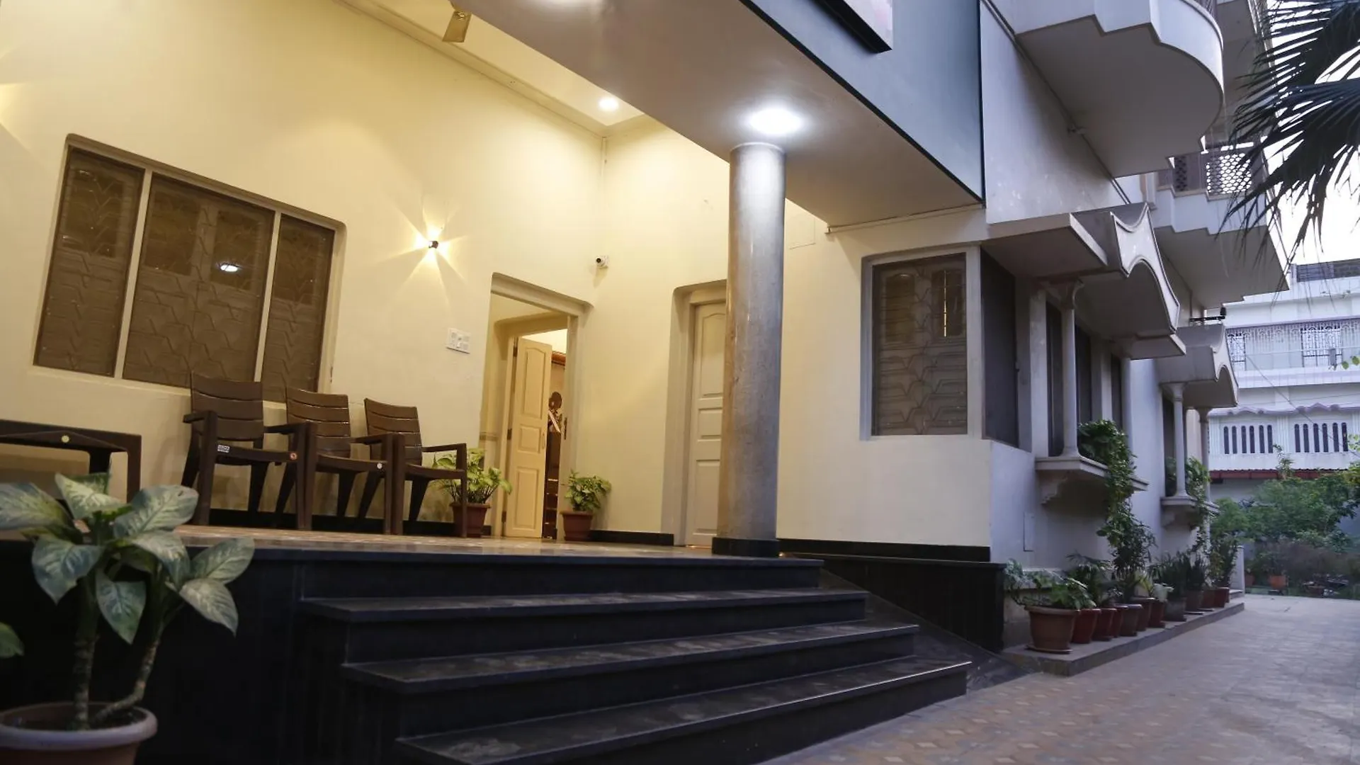 **** Hotel Heritage Haveli Varanasi India
