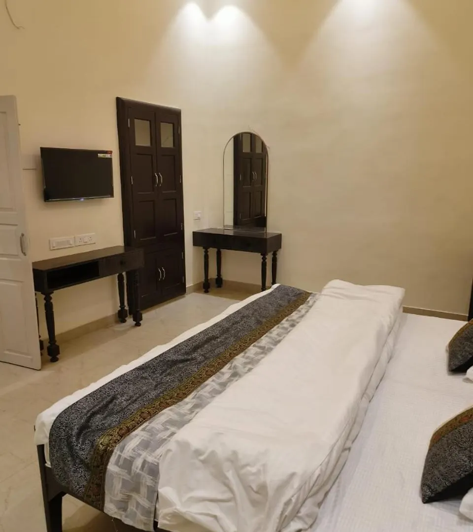 **** Hotel Heritage Haveli Varanasi India