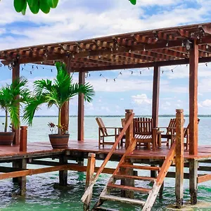 https://villa-marcela.quintano-roohotels.com